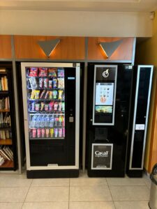 Distributeur de confiserie à lille. Et distributeur de café